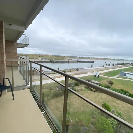 Riverside 0303 Apartment *